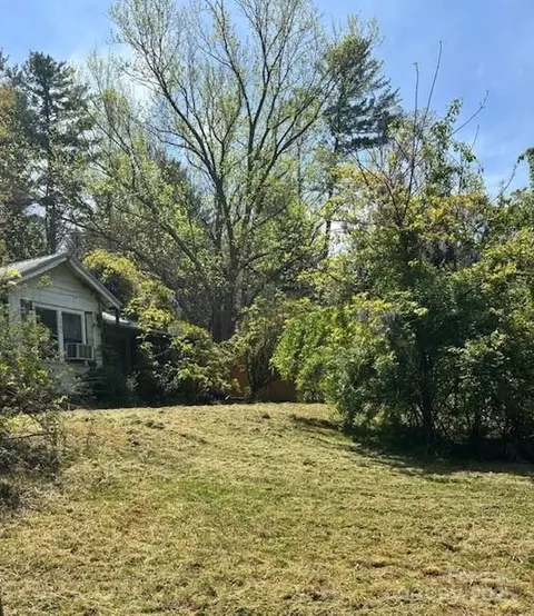 202 Old Chimney Rock Rd, Hendersonville, NC 28792