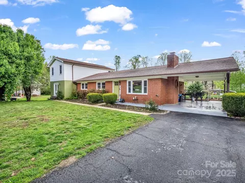 88 N Valley St, Marion, NC 28752
