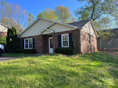 256 Park Pl, Morganton, NC 28655