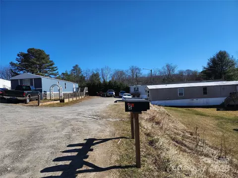 5 Becky Ln, Fairview, NC 28730
