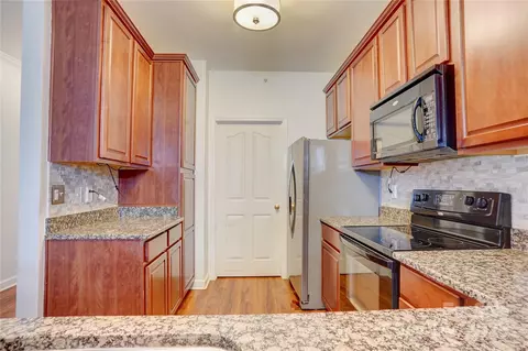 Kitchen - 16746 Amberside E Rd E, Cornelius, NC 28031 photo 3 of 3