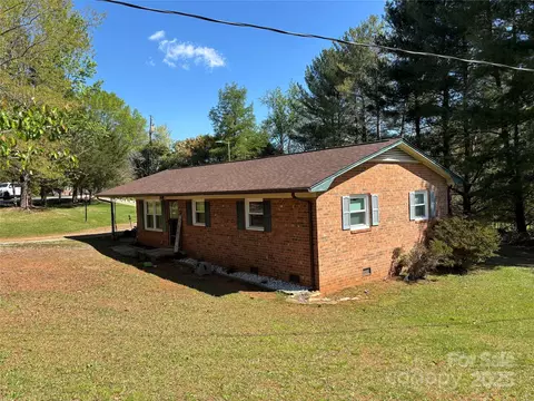 Exterior - 22 Heritage View Rd, Hickory, NC 28601 photo 2 of 5