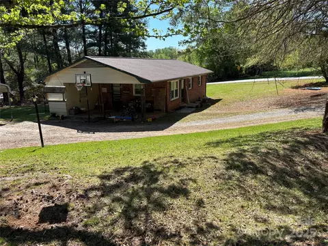 Exterior - 22 Heritage View Rd, Hickory, NC 28601 photo 5 of 5