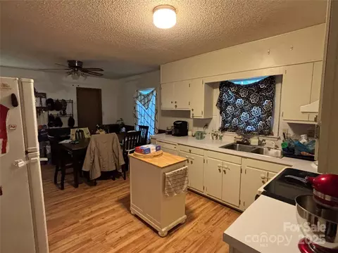 Kitchen - 22 Heritage View Rd, Hickory, NC 28601 photo 2 of 2