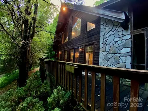 2153 Lentini Dr, Waynesville, NC 28785