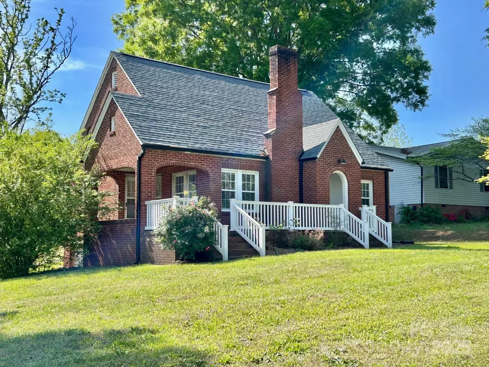 Exterior - 121 W 11th St, Oakboro, NC 28129 photo 2 of 4