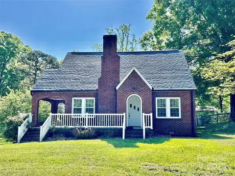 Exterior - 121 W 11th St, Oakboro, NC 28129 photo 1 of 4