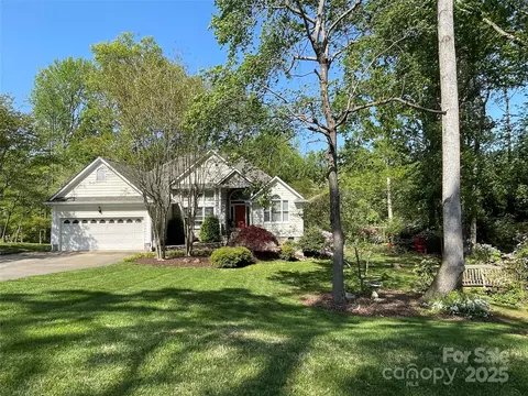 121 General Pemberton St, Stanley, NC 28164