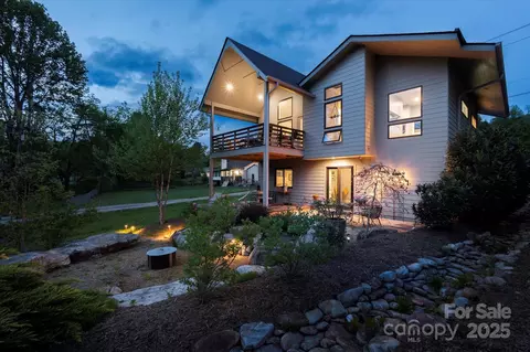 976 Riceville Rd, Asheville, NC 28805