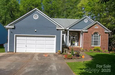 12435 Mallard Dr, Charlotte, NC 28269