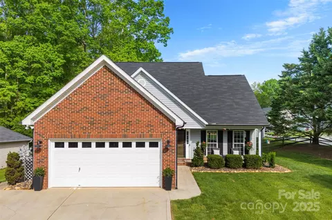 7239 Oxford Hunt Dr, Stanley, NC 28164
