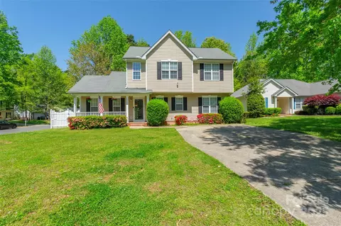 6622 Cedar Cliff Dr, Charlotte, NC 28216