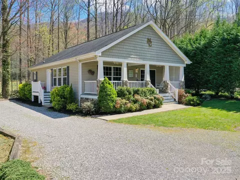 107 Timberline Dr, Maggie Valley, NC 28751