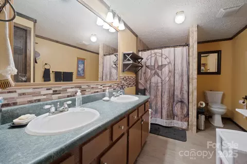 Bath - 6282 Lor Rd, Morganton, NC 28655 photo 1 of 2