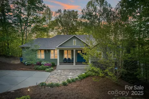 8086 Summit Ridge Dr, Catawba, NC 28609