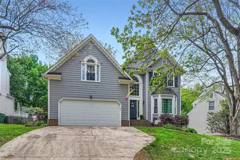 9517 Harris Glen Dr, Charlotte, NC 28269