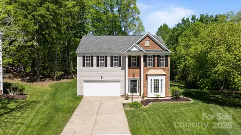 15002 Strathmoor Dr, Charlotte, NC 28277
