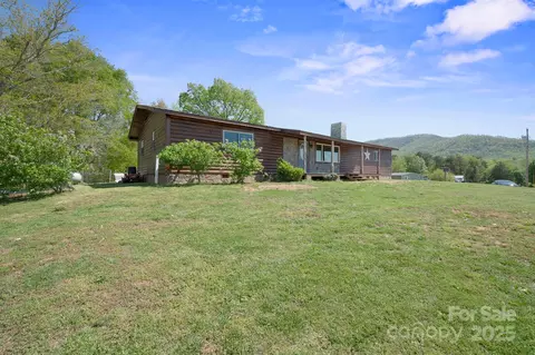 1685 Major Hill Dr, Morganton, NC 28655