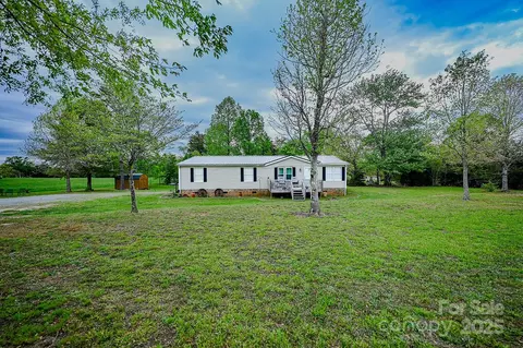 307 Dewitt Owens Rd, Rutherfordton, NC 28139