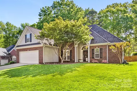 6002 Sentinel Dr, Indian Trail, NC 28079