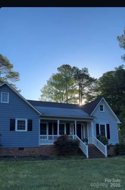 1217 W Manor Dr, Lancaster, SC 29720