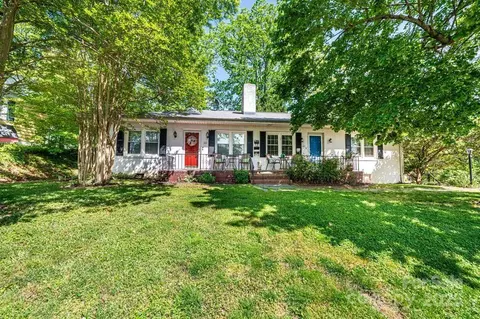 310 1st Ne St NE, Hickory, NC 28601