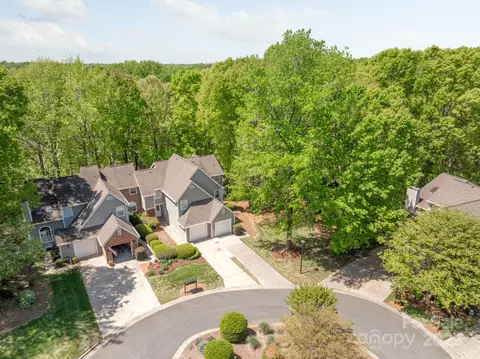 9012 Saint Thomas Ln, Charlotte, NC 28277