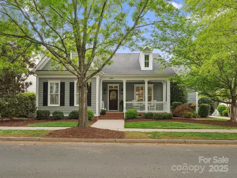 894 Stratford Run Dr, Fort Mill, SC 29708