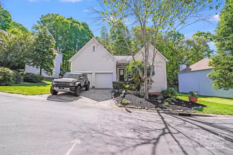 13817 Kings Carriage Ln, Charlotte, NC 28278