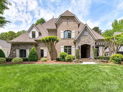 825 Hudson Pl, Davidson, NC 28036