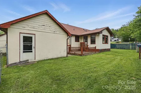 Exterior - 137 Clint Lewis Rd, Boone, NC 28607 photo 2 of 12