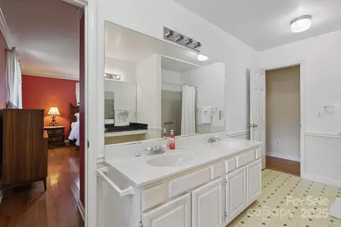 Bath - 137 Clint Lewis Rd, Boone, NC 28607 photo 1 of 4