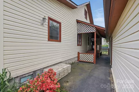 Exterior - 137 Clint Lewis Rd, Boone, NC 28607 photo 10 of 12