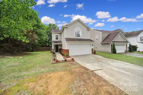 5524 Wyalong Dr, Charlotte, NC 28227