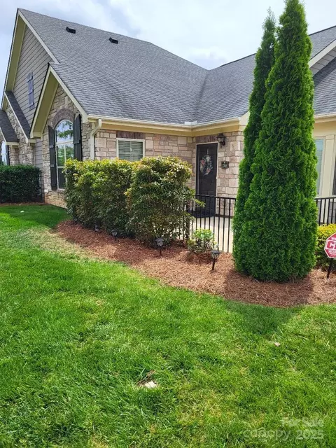 2355 Villa Oaks Ct, Gastonia, NC 28054