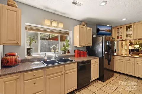 Kitchen - 1848 Howards Creek Rd, Boone, NC 28607 photo 4 of 4