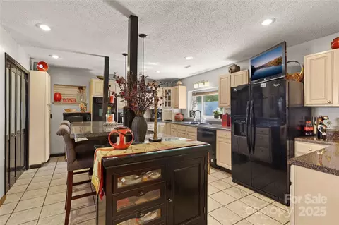 Kitchen - 1848 Howards Creek Rd, Boone, NC 28607 photo 2 of 4