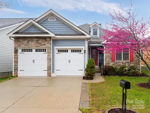 31 Dreambird Dr, Leicester, NC 28748