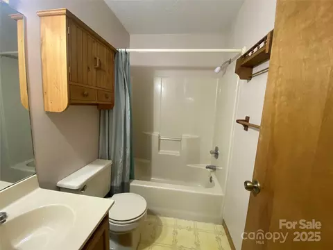 21 Barkers Ln, Clyde, NC 28721 photo 16