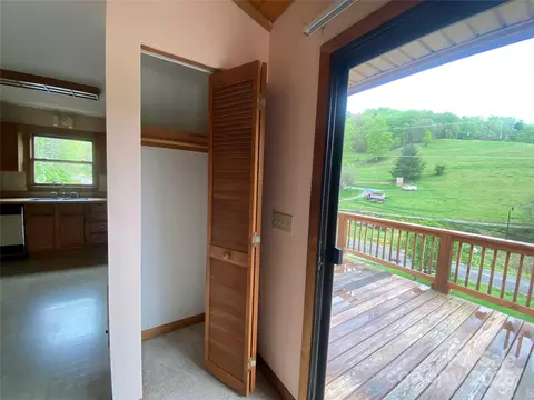 21 Barkers Ln, Clyde, NC 28721 photo 28