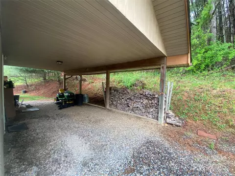 21 Barkers Ln, Clyde, NC 28721 photo 36