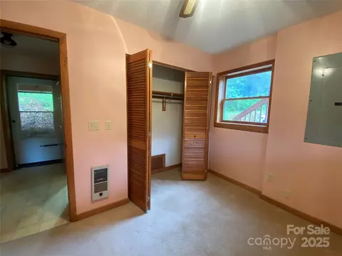 21 Barkers Ln, Clyde, NC 28721 photo 18
