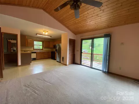 21 Barkers Ln, Clyde, NC 28721 photo 20