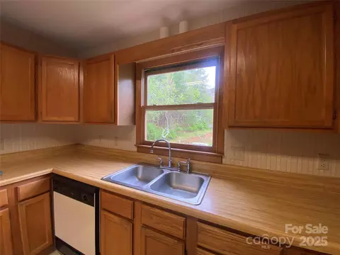 21 Barkers Ln, Clyde, NC 28721 photo 25