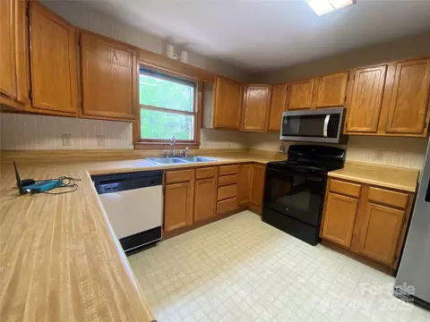 21 Barkers Ln, Clyde, NC 28721 photo 24