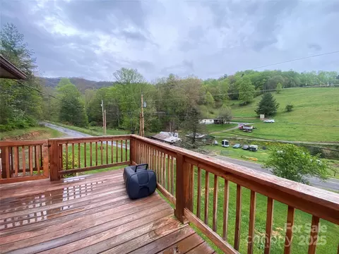 21 Barkers Ln, Clyde, NC 28721 photo 30