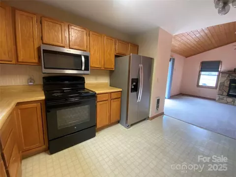 21 Barkers Ln, Clyde, NC 28721 photo 26