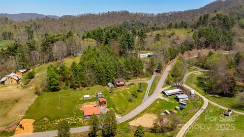21 Barkers Ln, Clyde, NC 28721 photo 9