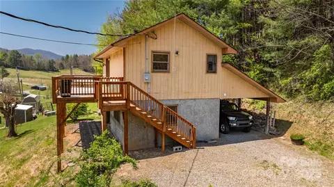 21 Barkers Ln, Clyde, NC 28721 photo 2