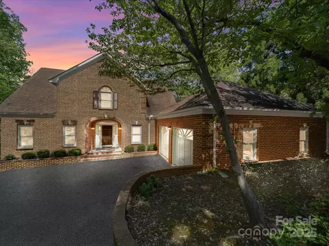 209 Tinkham Trl, Cramerton, NC 28032